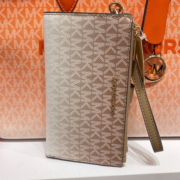 MICHAEL KORS
Jet Set Lg Ombré Logo Double-Zip Wristlet-Wallet-Phone Case Holder - Picture 3 of 16